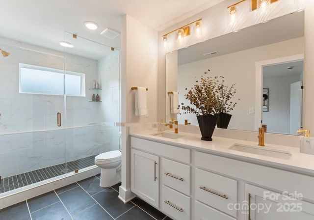 1519 W Rocky River Road, Charlotte, NC 28213