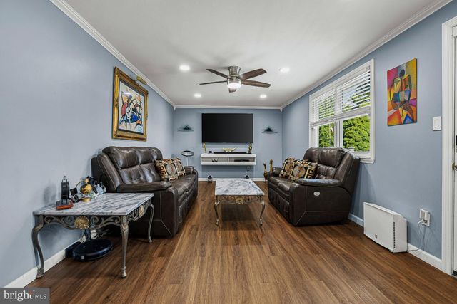 907 EDINBURG RD, Trenton, NJ 08690