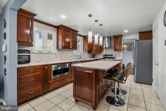 907 EDINBURG RD, Trenton, NJ 08690