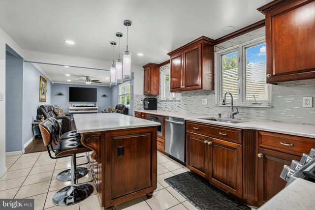 907 EDINBURG RD, Trenton, NJ 08690