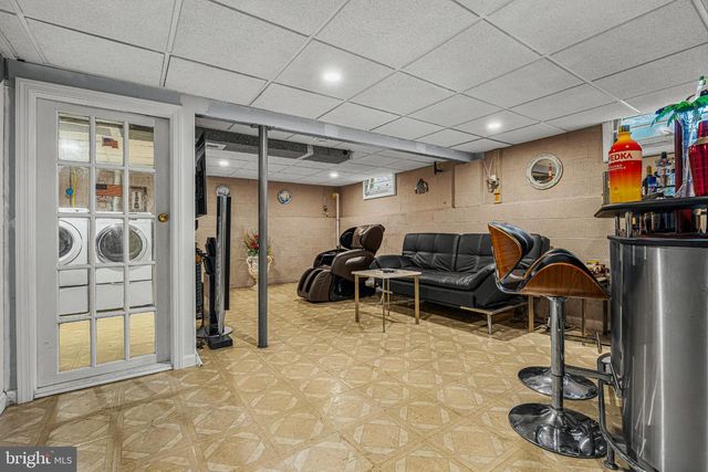 907 EDINBURG RD, Trenton, NJ 08690