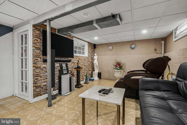 907 EDINBURG RD, Trenton, NJ 08690