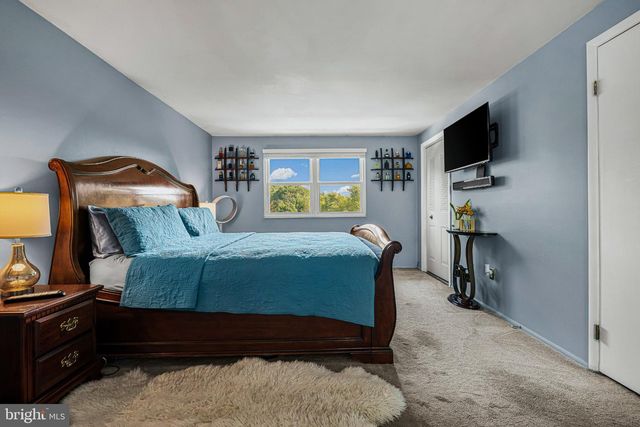 907 EDINBURG RD, Trenton, NJ 08690
