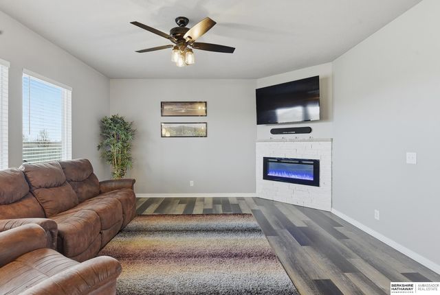 17706 Rampart Street, Omaha, NE 68136