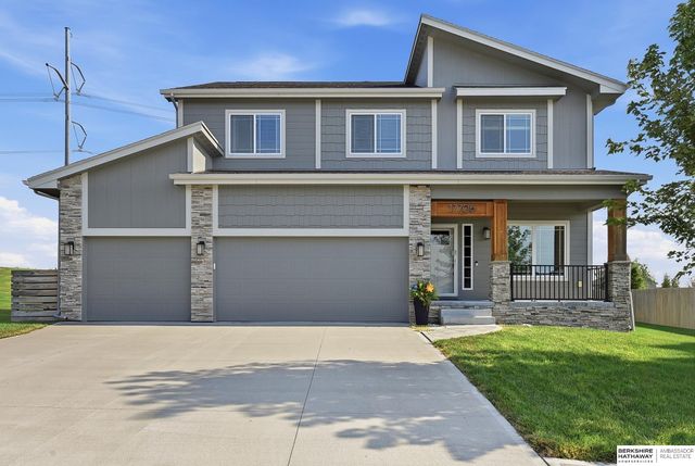 17706 Rampart Street, Omaha, NE 68136