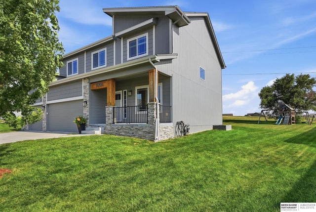 17706 Rampart Street, Omaha, NE 68136