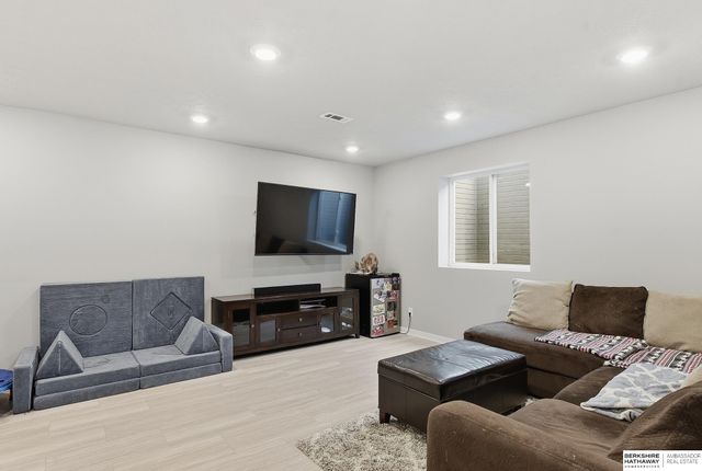 17706 Rampart Street, Omaha, NE 68136