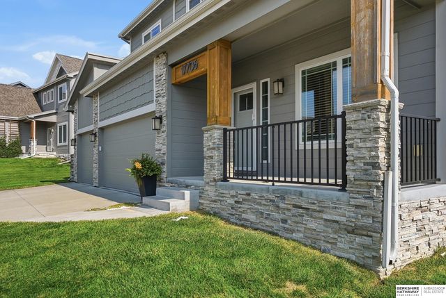 17706 Rampart Street, Omaha, NE 68136