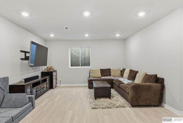 17706 Rampart Street, Omaha, NE 68136