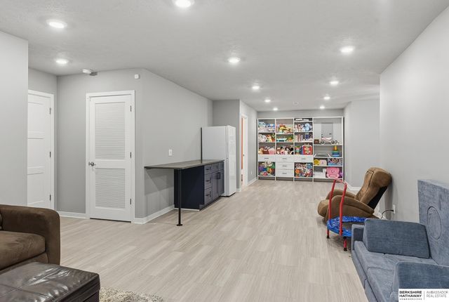 17706 Rampart Street, Omaha, NE 68136