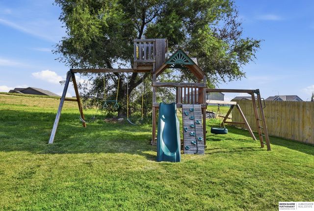 17706 Rampart Street, Omaha, NE 68136
