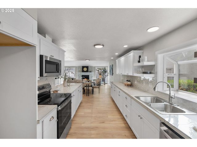 3240 Ne 29TH St, Gresham, OR 97030