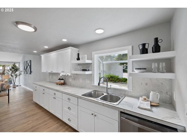 3240 Ne 29TH St, Gresham, OR 97030