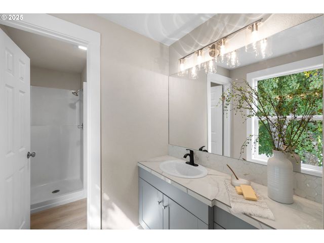 3240 Ne 29TH St, Gresham, OR 97030