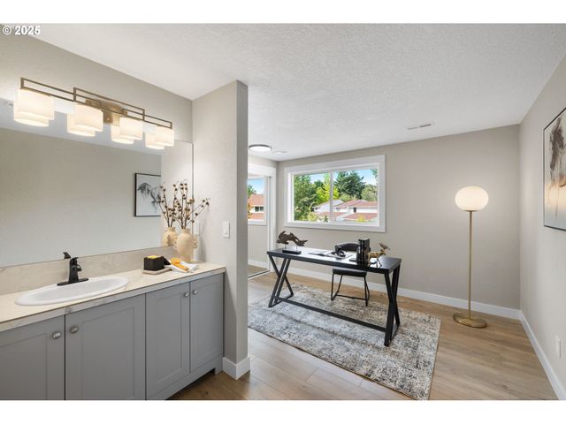 3240 Ne 29TH St, Gresham, OR 97030