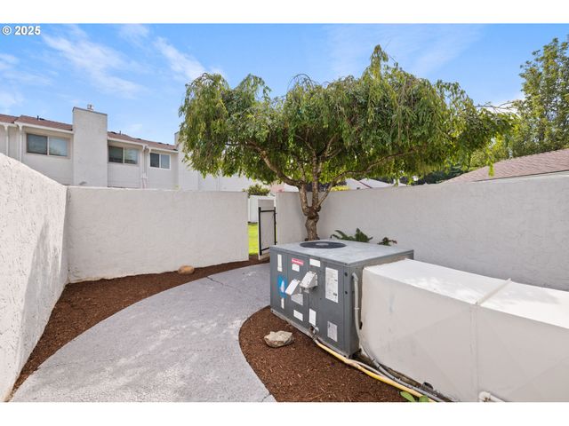 3240 Ne 29TH St, Gresham, OR 97030