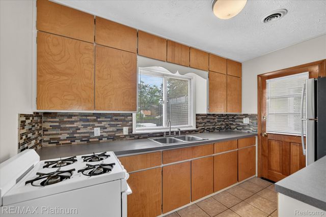 501 Kaiser Road, Unadilla Township, MI 48137