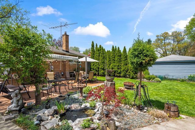 827 N Gibbons Avenue, Arlington Heights, IL 60004