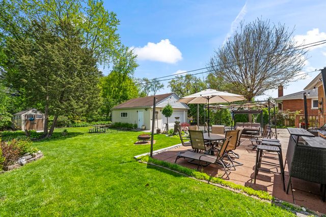 827 N Gibbons Avenue, Arlington Heights, IL 60004