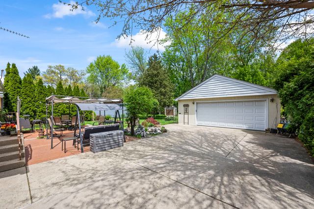 827 N Gibbons Avenue, Arlington Heights, IL 60004