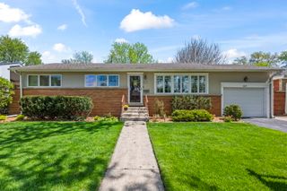 827 N Gibbons Avenue, Arlington Heights, IL 60004