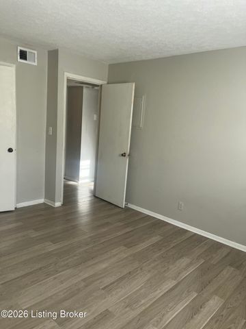 8714 Bayberry Pl 3, Louisville, KY 40242