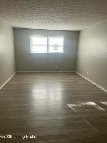 8714 Bayberry Pl 3, Louisville, KY 40242