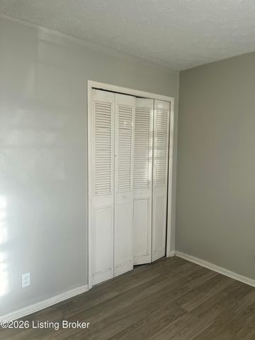 8714 Bayberry Pl 3, Louisville, KY 40242