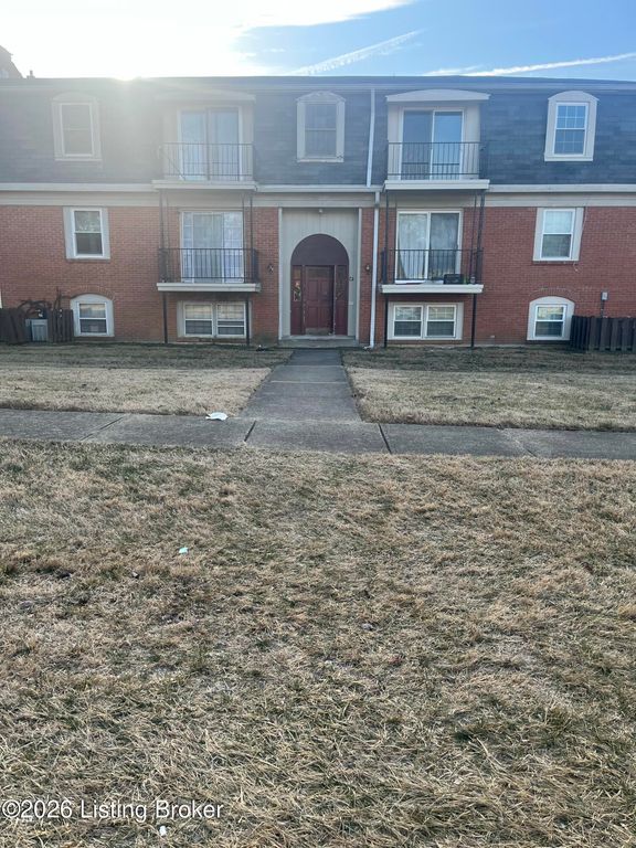 8714 Bayberry Pl 3, Louisville, KY 40242