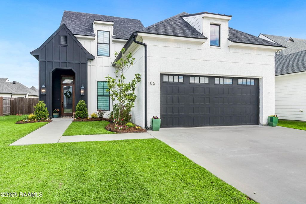 105 Sleeply View Drive, Broussard, LA 70518