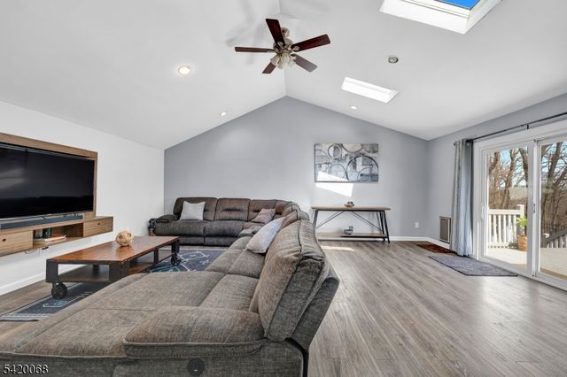 318 Daniel St, Rockaway Twp., NJ 07801