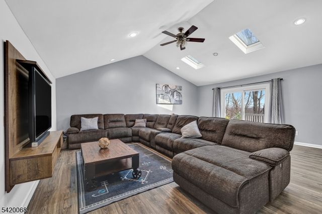 318 Daniel St, Rockaway Twp., NJ 07801