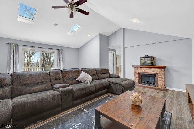 318 Daniel St, Rockaway Twp., NJ 07801