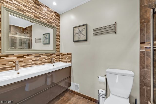 318 Daniel St, Rockaway Twp., NJ 07801