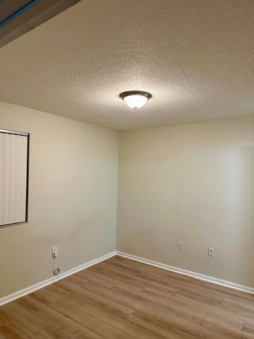 3810 N Jog Road 105, Royal Palm Beach, FL 33411