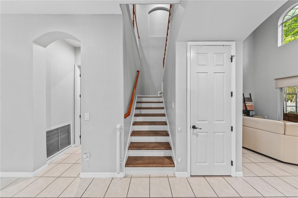 Image 11 of property listing at 4887 CAINS WREN TRAIL, Sanford, FL 32771