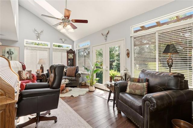 12233 Pine Valley Drive, Kansas City, KS 66109