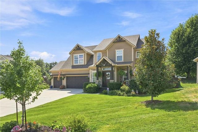 12233 Pine Valley Drive, Kansas City, KS 66109