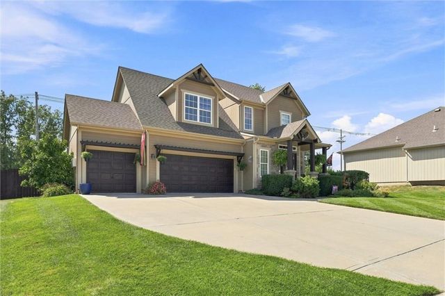 12233 Pine Valley Drive, Kansas City, KS 66109