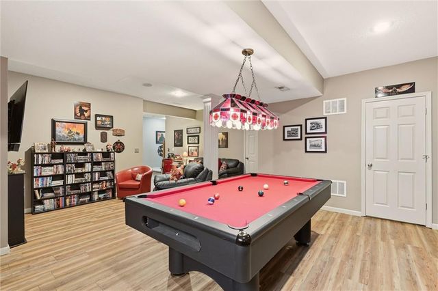 12233 Pine Valley Drive, Kansas City, KS 66109