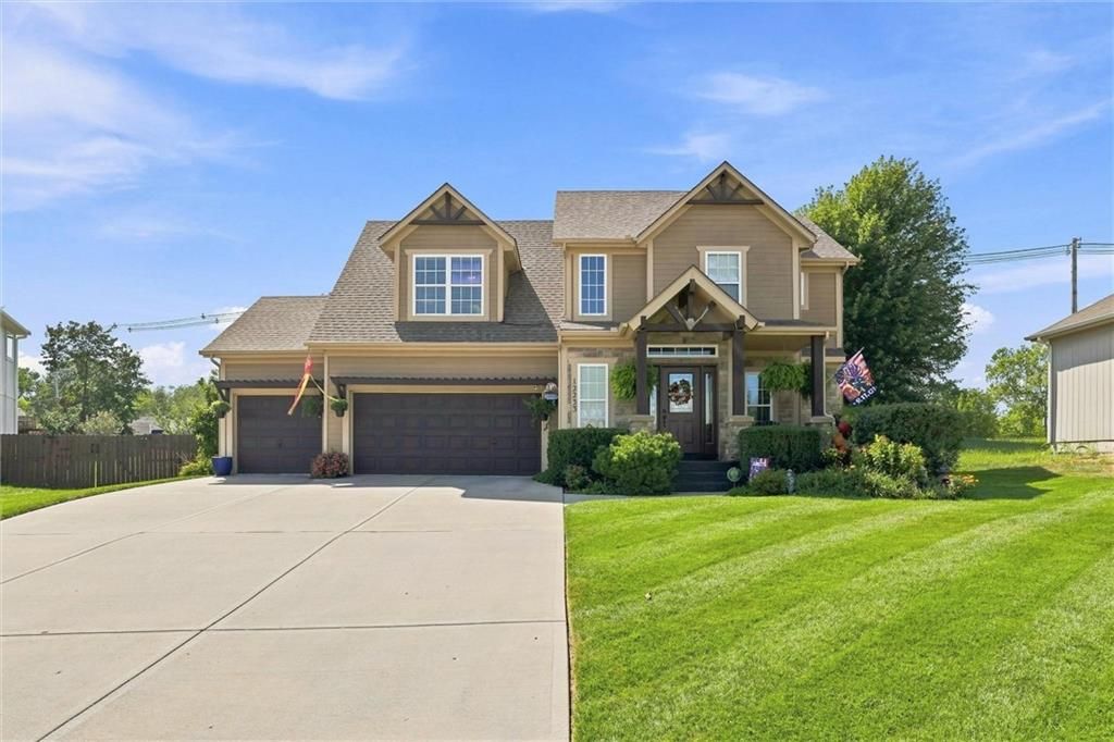 12233 Pine Valley Drive, Kansas City, KS 66109