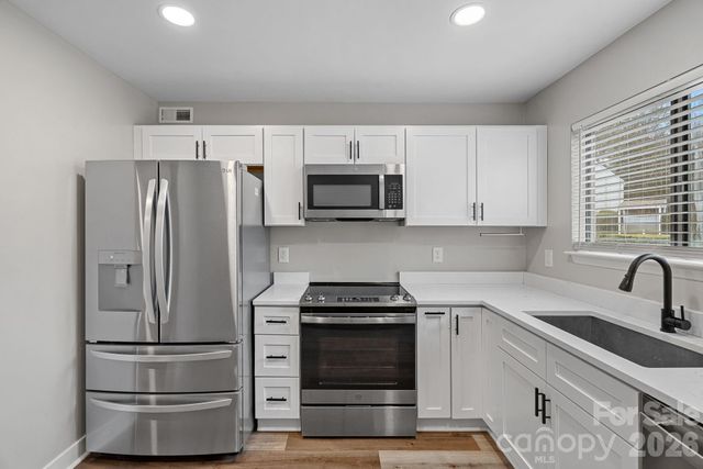 3021 Heathstead Place B, Charlotte, NC 28210