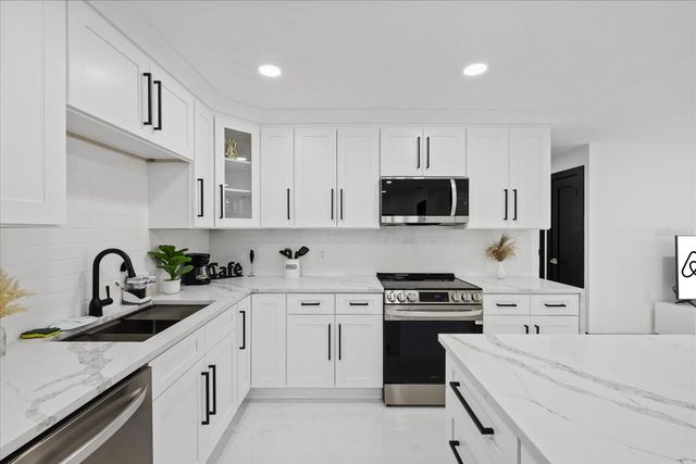 2461 69TH AVENUE S, St Petersburg, FL 33712