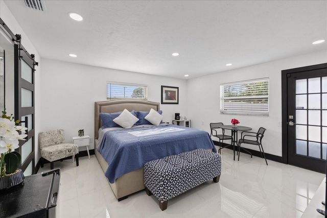 2461 69TH AVENUE S, St Petersburg, FL 33712