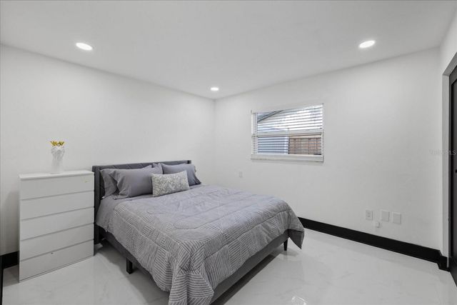 2461 69TH AVENUE S, St Petersburg, FL 33712