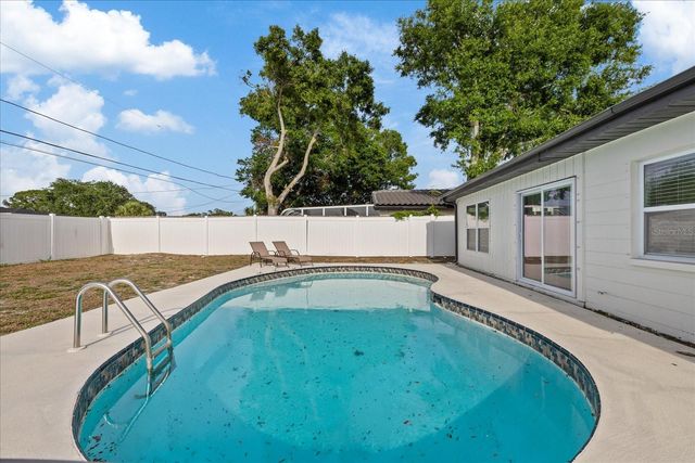 2461 69TH AVENUE S, St Petersburg, FL 33712
