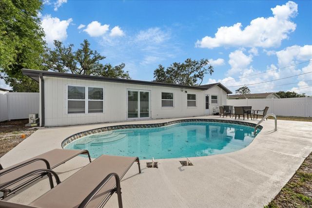 2461 69TH AVENUE S, St Petersburg, FL 33712