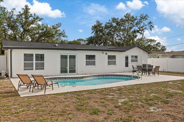 2461 69TH AVENUE S, St Petersburg, FL 33712