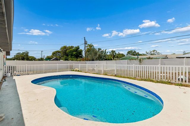 2461 69TH AVENUE S, St Petersburg, FL 33712