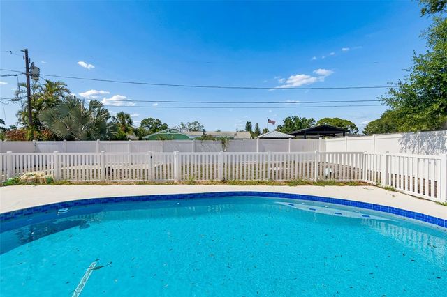 2461 69TH AVENUE S, St Petersburg, FL 33712